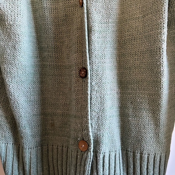 3 button Long Sleeve Sweater - Picture 4 of 10